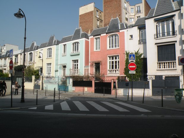  maisons semblables, rue Dieulafoy, médecin